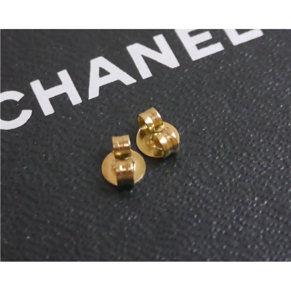 ☘️CHANEL Four Leaf Clover CC Logo Pierced Earrings Gold Black Round Vintage - Picture 6 of 6